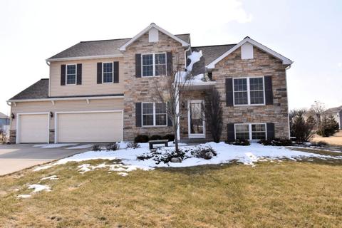 2367 Cedar Crest Dr, Slinger, WI 53086 photo 1