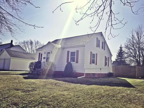 607 Frank, Algoma, WI 54201 photo 1