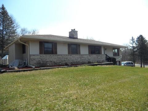 176 Queens Ct, Colgate, WI 53017 photo 1