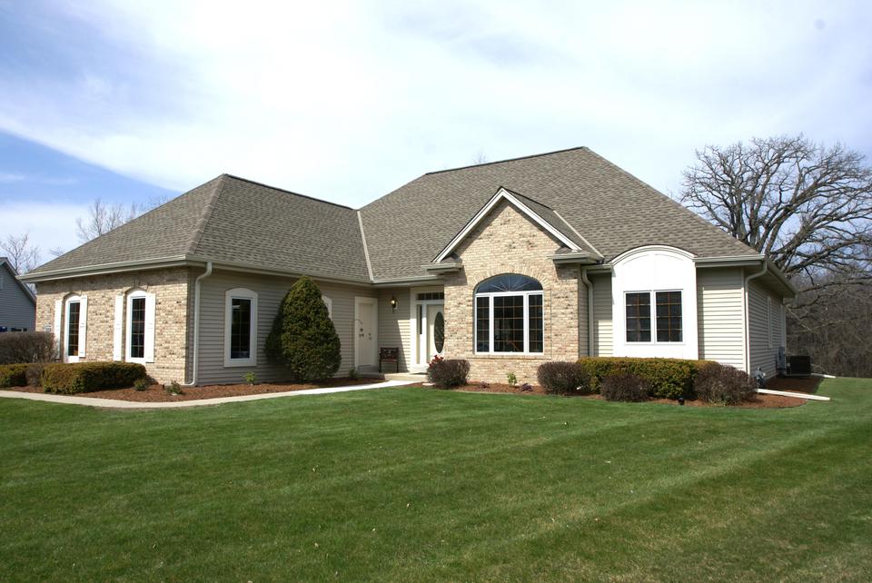 7930 S Legend Creek Ct, Franklin, WI 53132 1 photo MLS 1579002