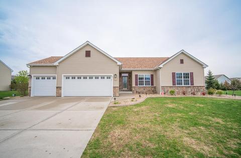 2347 Cedar Crst, Slinger, WI 53086 photo 1
