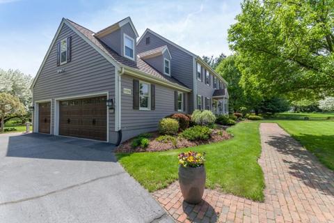 1104 Willow Dr, Delafield, WI 53018 photo 1