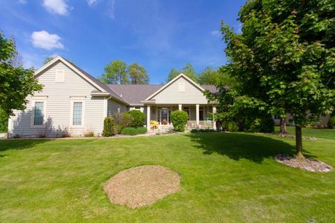 840 W Devonshire Rd, Delafield, WI 53018 photo 1