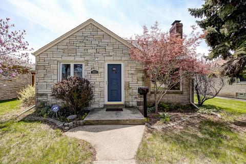 3865 E Munkwitz, Cudahy, WI 53110 photo 1