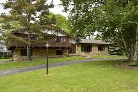 17075 Eldorado Dr, Brookfield, WI 53005 photo 1