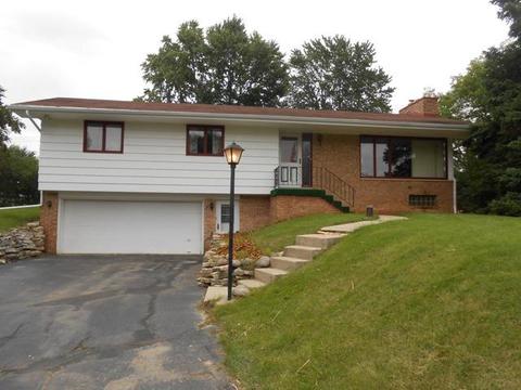3760 Pilgrim, Brookfield, WI 53005 photo 1