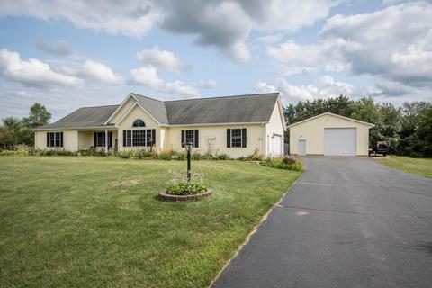 s93w35115 Westwind Dr, Eagle, WI 53119 photo 1