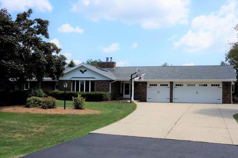 1136 Winnebago E, Hubertus, WI 53033 photo 1