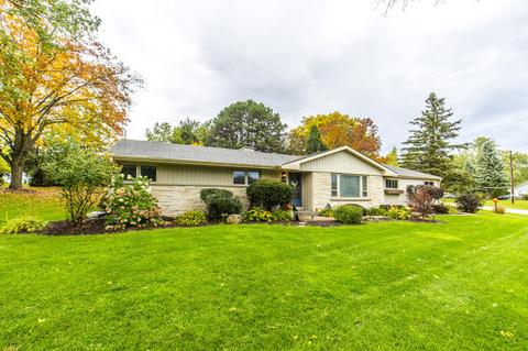 1565 Rolling Mdw, Brookfield, WI 53045 photo 1