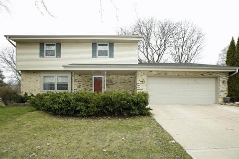 5200 Oakton Ln, Greendale, WI 53129 photo 1