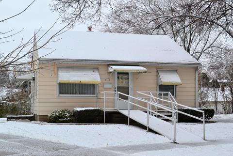 6143 W Stack Ct, Milwaukee, WI 53219 photo 1