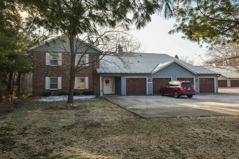 322 Riverview Dr #2, Delafield, WI 53018 photo 1