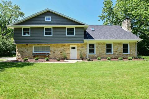 1050 E Wahner, Bayside, WI 53217 photo 1