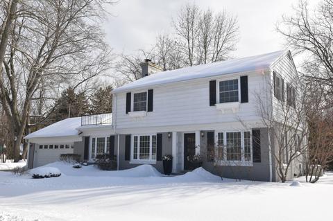 1021 E Spooner Rd, Fox Point, WI 53217 photo 1