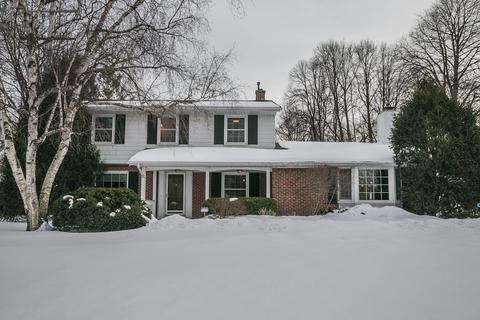 831 E Buttles Pl, Bayside, WI 53217 photo 1