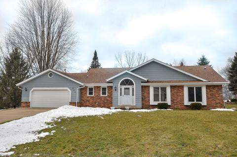 643 Highview Dr, Slinger, WI 53086 photo 1