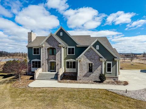 7860 Noah Ln, West Bend, WI 53090 photo 1