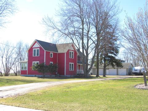 139 E Main St, Hilbert, WI 54129 photo 1
