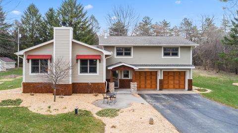 3334 Silver Circle Dr, Summit, WI 53066 photo 1