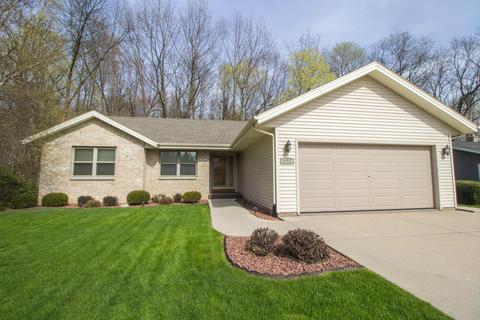 652 Highview Dr, Slinger, WI 53086 photo 1