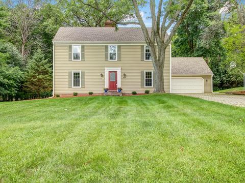 307 White Pine Rd, Delafield, WI 53018 photo 1