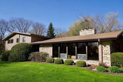 6090 Parkview Rd, Greendale, WI 53129 photo 1