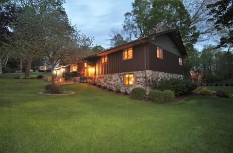 213 Heder, Slinger, WI 53086 photo 1