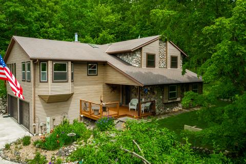 108 Forest View Dr, Slinger, WI 53086 photo 1
