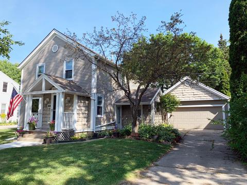 226 E Gauer Cr, Milwaukee, WI 53207 photo 1