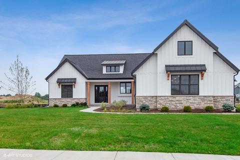 3214 Walleye Dr, Summit, WI 53066 photo 1