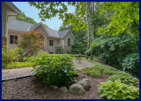 762 Valley Frg, Slinger, WI 53086 photo 1