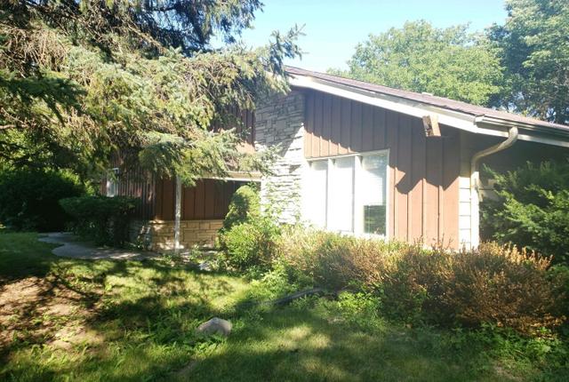 4701 W Loomis Rd, Greenfield, WI 53220 MLS 1654456