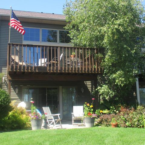 7062 Timblin Dr, West Bend, WI 53090 photo 1