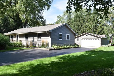 1015 Sunset Dr, Delafield, WI 53018 photo 1