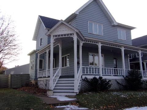 809 7th Ave, Menominee, MI 49858 photo 1