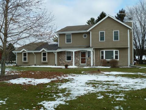 5462 E Overlook, West Bend, WI 53095 photo 1