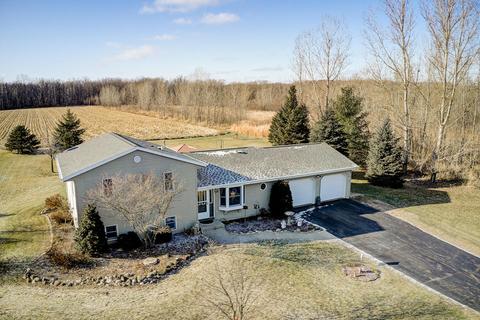 7975 Riverside, Farmington, WI 53021 photo 1