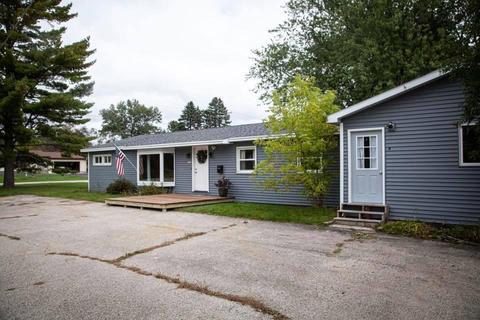 2013 23rd, Menominee, MI 49858 photo 1