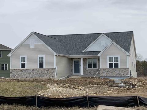 2595 Backwoods, Slinger, WI 53086 photo 1