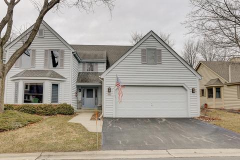 5403 Wolfberry Cir, Greendale, WI 53129 photo 1