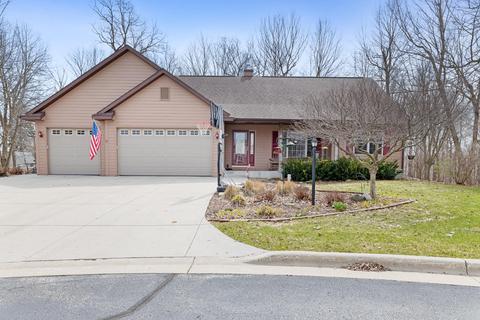 414 Kames, Slinger, WI 53086 photo 1