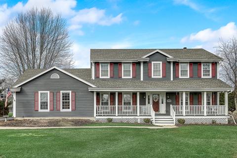 2153 Hillcrest, Delafield, WI 53018 photo 1
