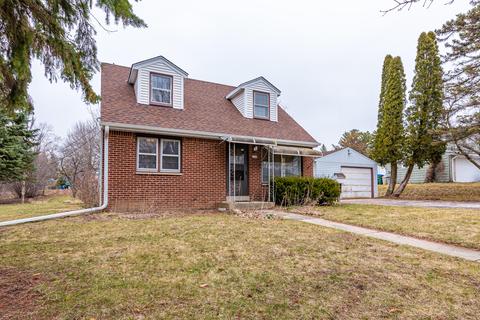 6702 Manchester, Greendale, WI 53129 photo 1