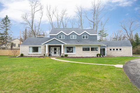 1045 E Thorne Ln, Fox Point, WI 53217 photo 1