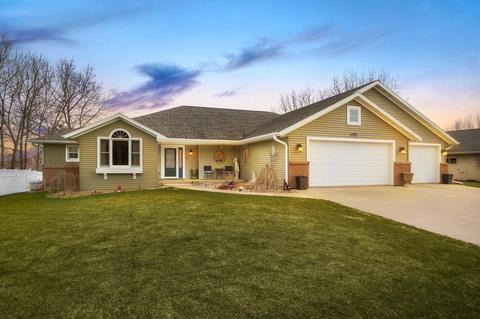 910 Oak Timber, Onalaska, WI 54650 photo 1