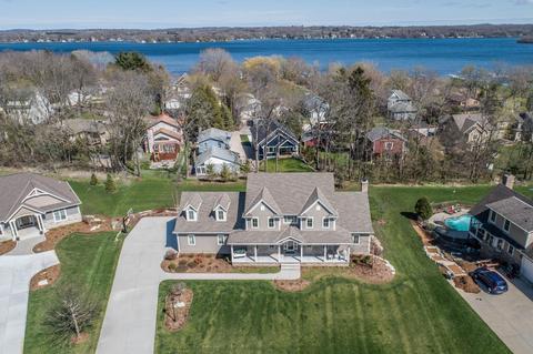 2130 Old Lantern Cir, Delafield, WI 53018 photo 1