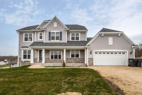114 Foxview Ct, Beaver Dam, WI 53916