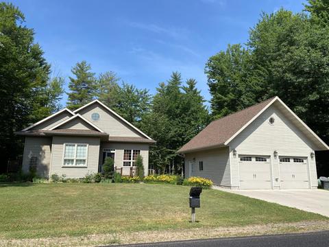 n4477 River Drive, Menominee, MI 49893 photo 1