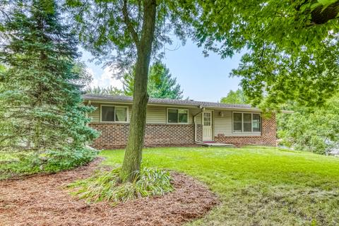 1030 W Devonshire Rd, Delafield, WI 53018 photo 1