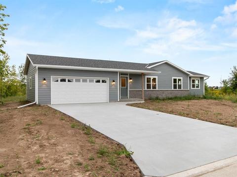 192 E Shr, Random Lake, WI 53075 photo 1